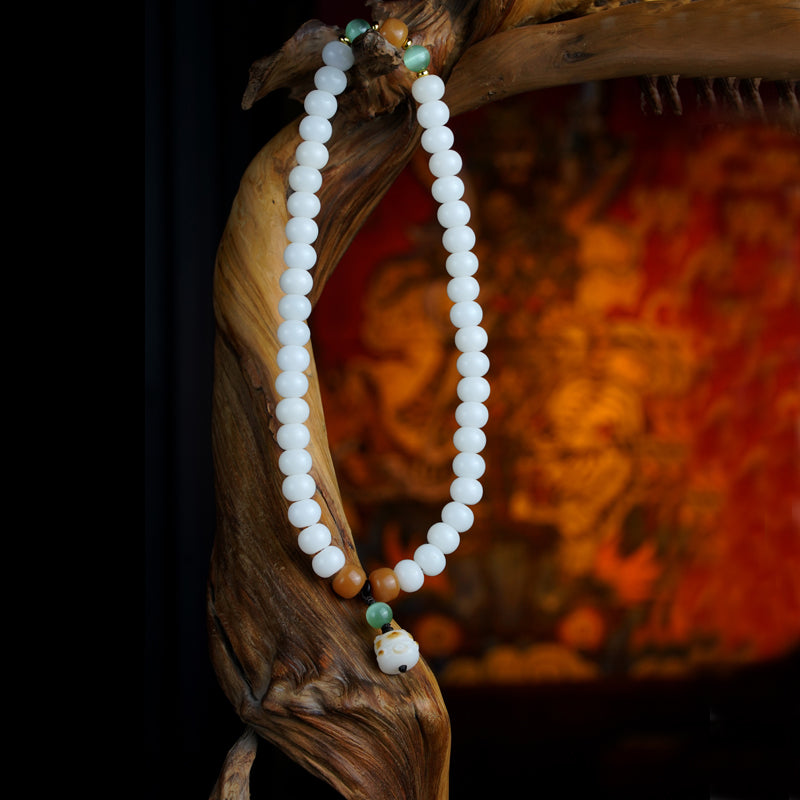 PUTI-White Apple Bead Handheld