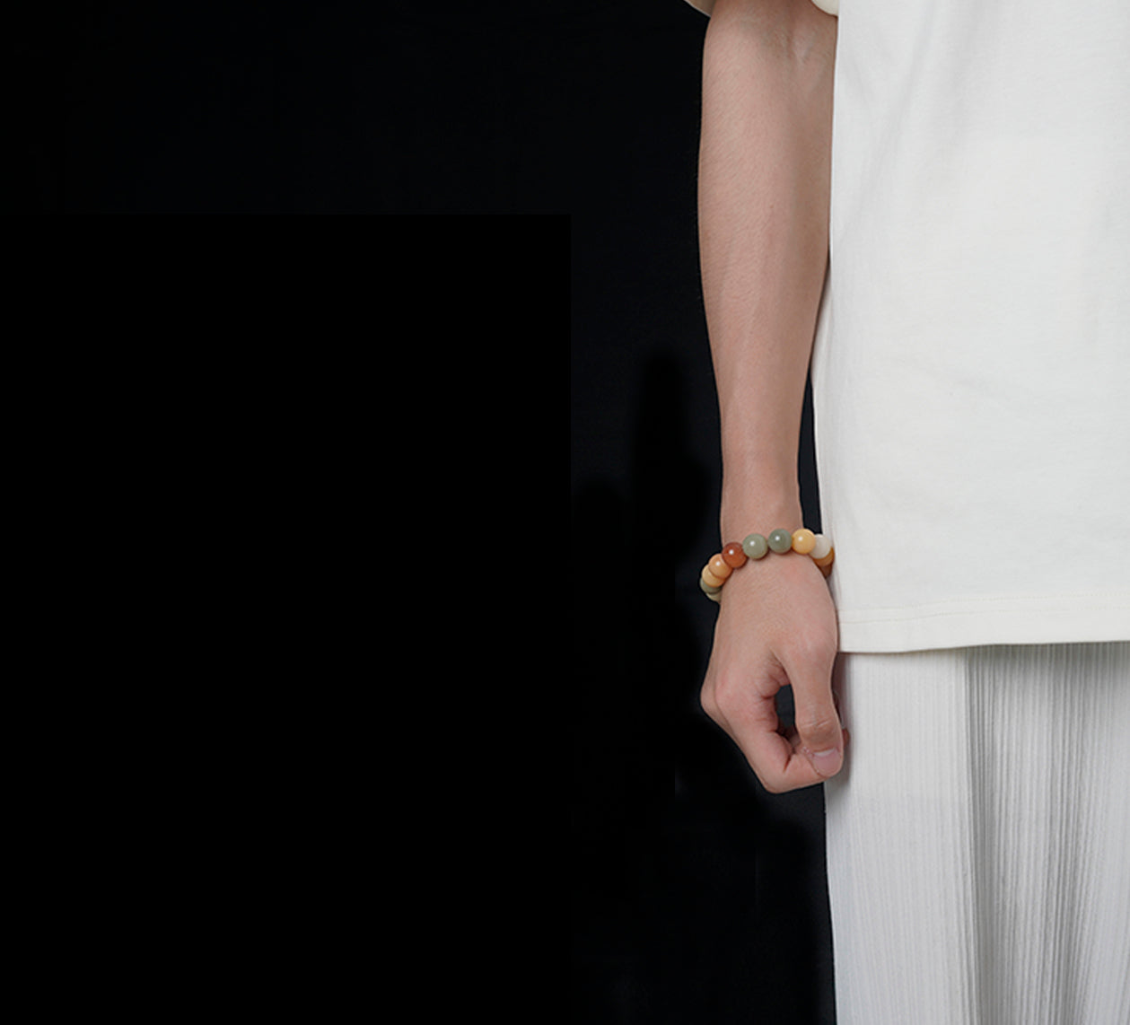 The front view of the wealth bracelet