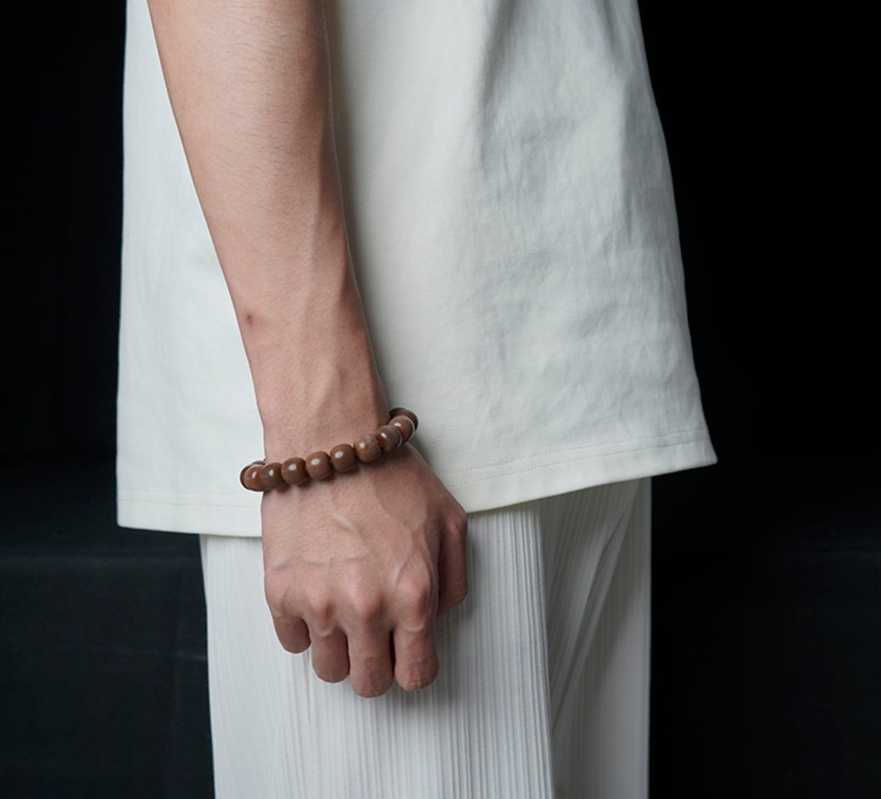 Coffee-colored Bodhi Bracelet Wearing Display