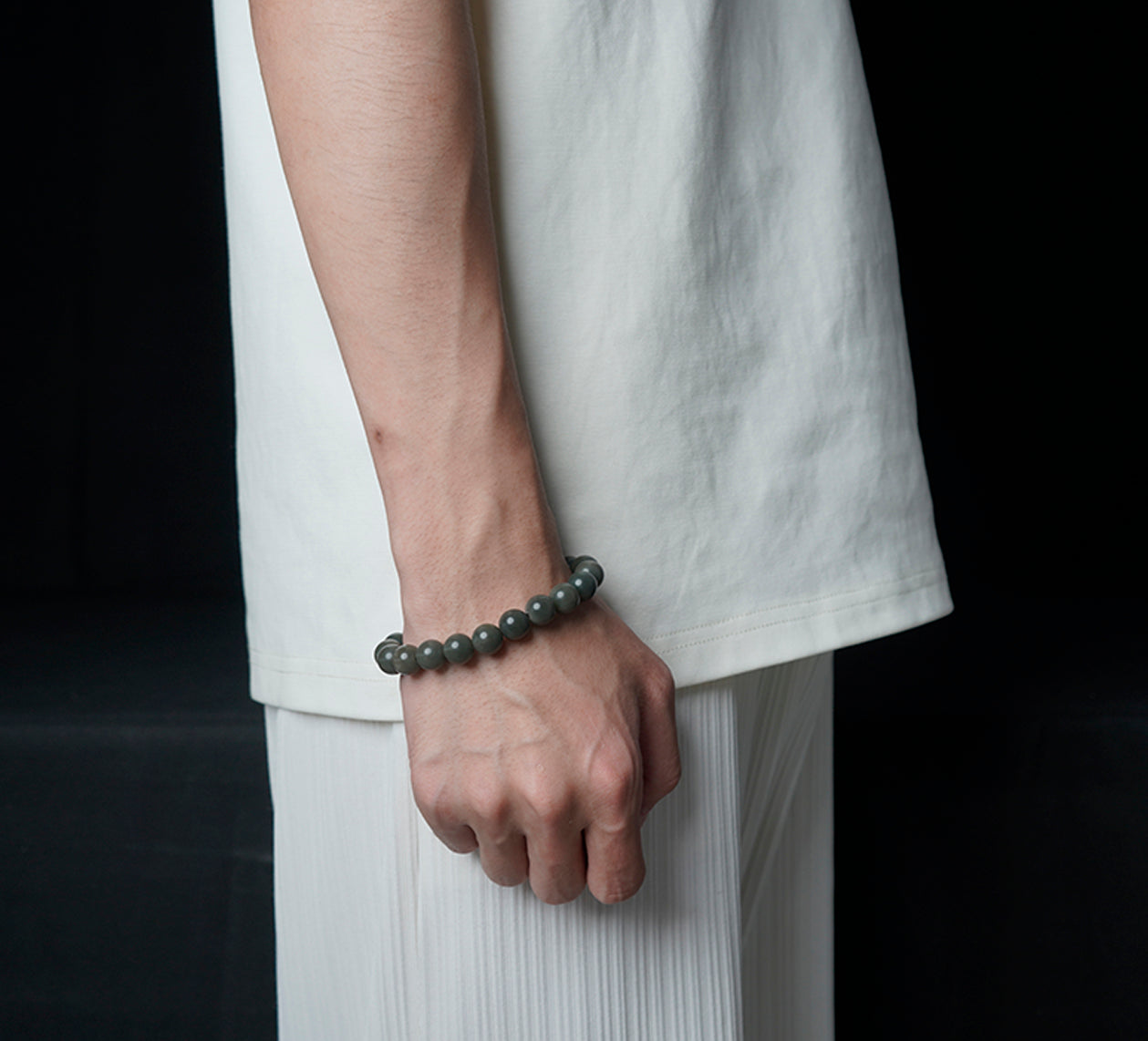 Jade Green Round Bead Bodhi Bracelet Side Showcase View