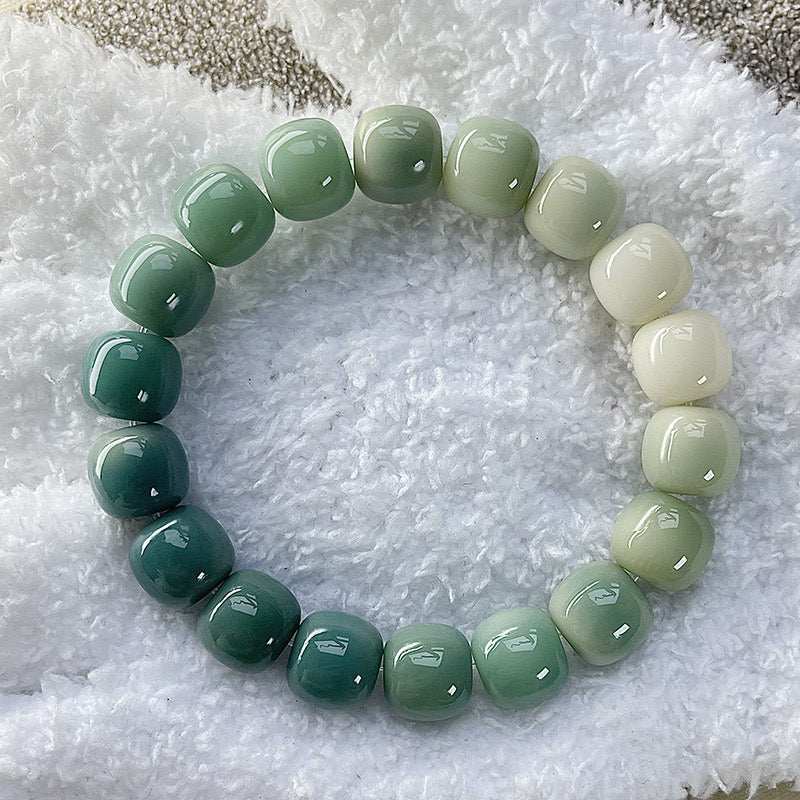 THEPUTI:Gradient Green Barrel Bead Bodhi Bracelet Front Showcase Picture